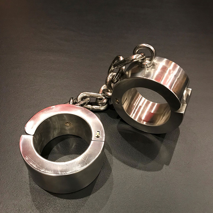 Fußfesseln 7 kg - für extreme Fälle  Fußfesseln 7 kg - für extreme Fälle